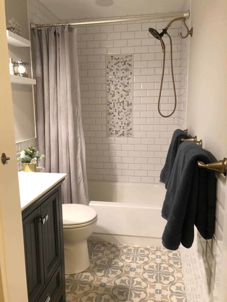 28 Small Bathroom Ideas with Bathtubs for 2022