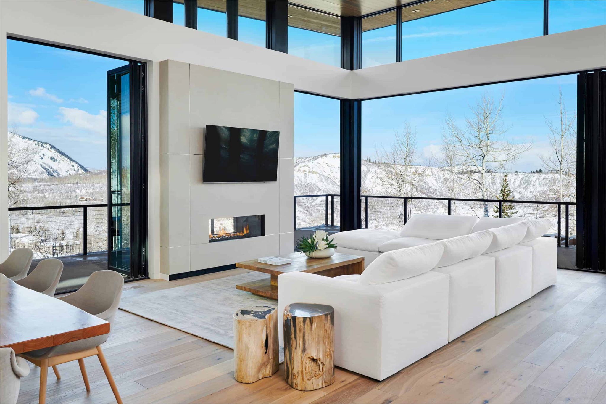 30 Modern Living Rooms with Fireplace and TV Together - Decor Snob